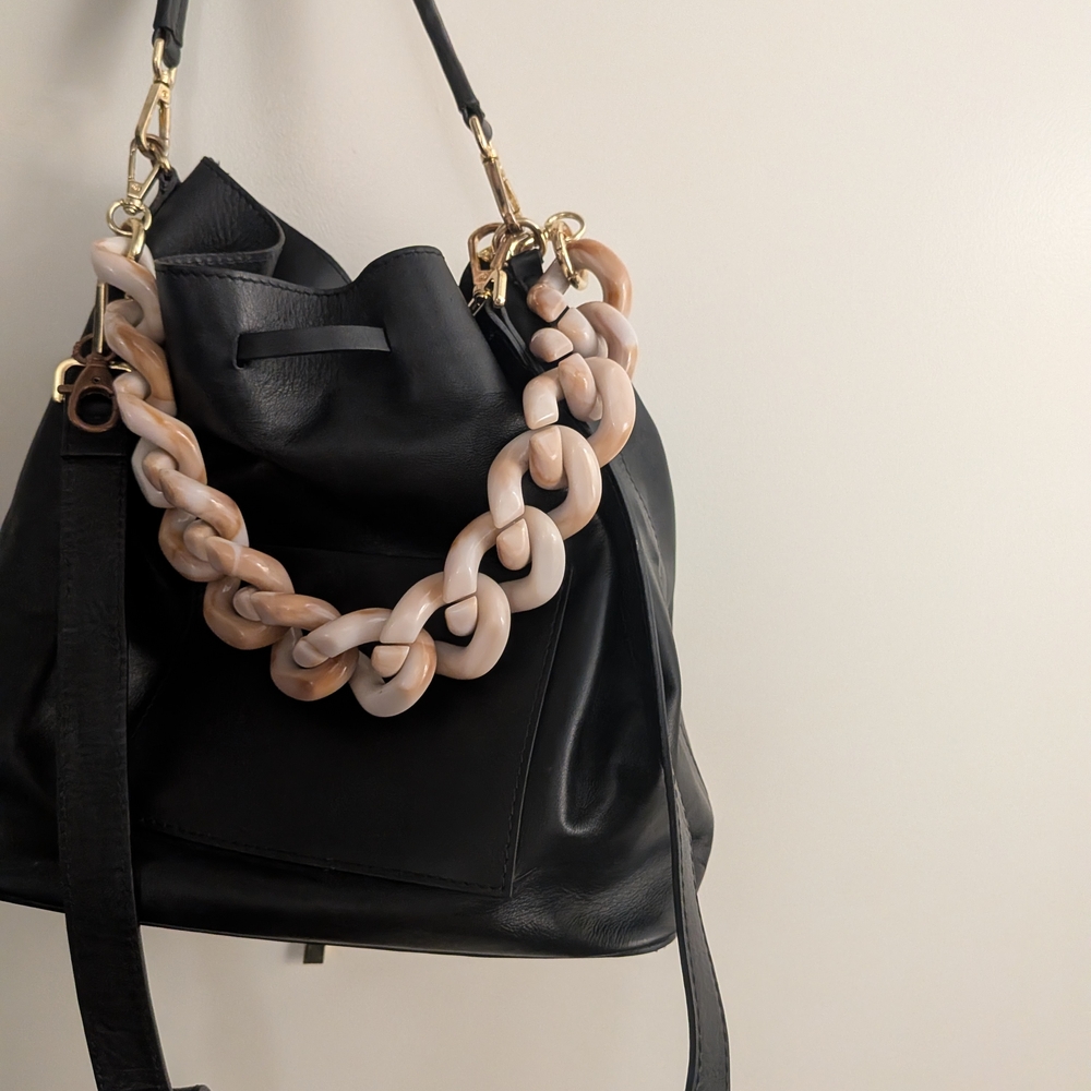 100% Real Italian Leather Chic Black Shoulder Bag with Chain Detail